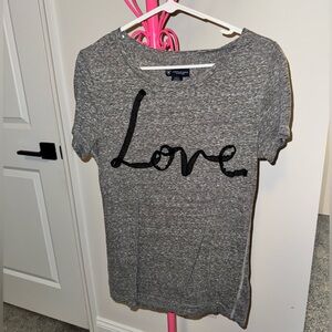 American Eagle Outfitters Gray Fitted Graphic T-Shirt